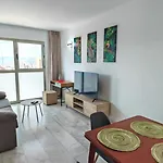 Skyline 5 Apartment With Private Balcony And Nice Views